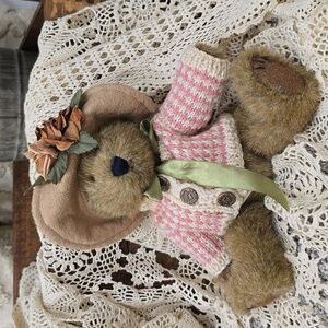 Boyds Bears Mrs. Mertz Plush Bear with Hat and Sweater